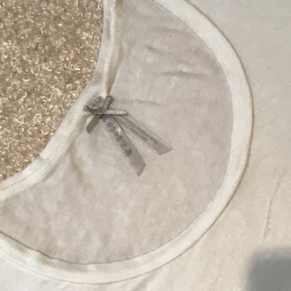 High-Low white tee, short cap sleeves, size M - Picture 3 of 3